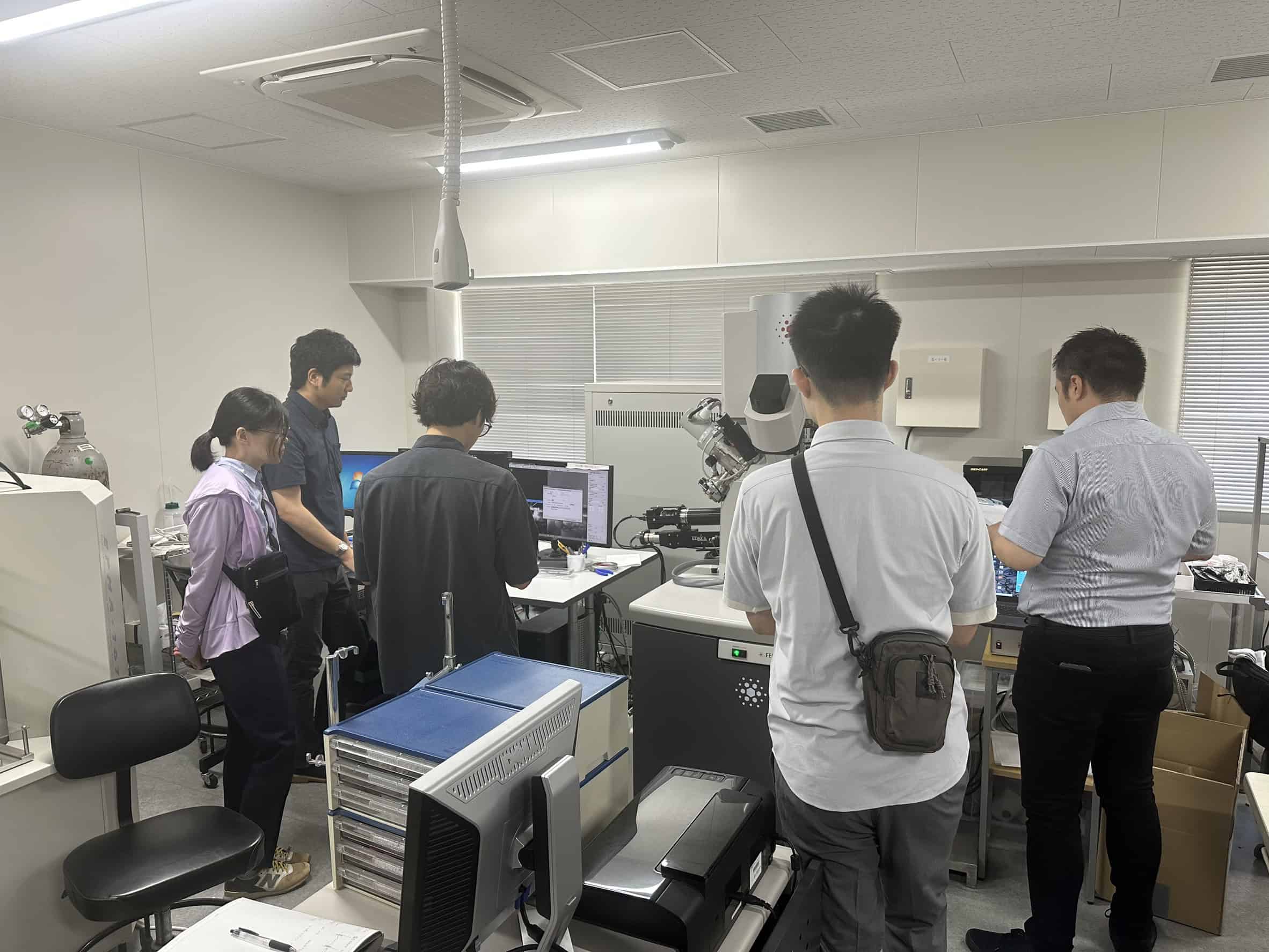 勀傑團隊攜手中山大學機械系赴日進行 Mul-Build SEM tensile stage 展示